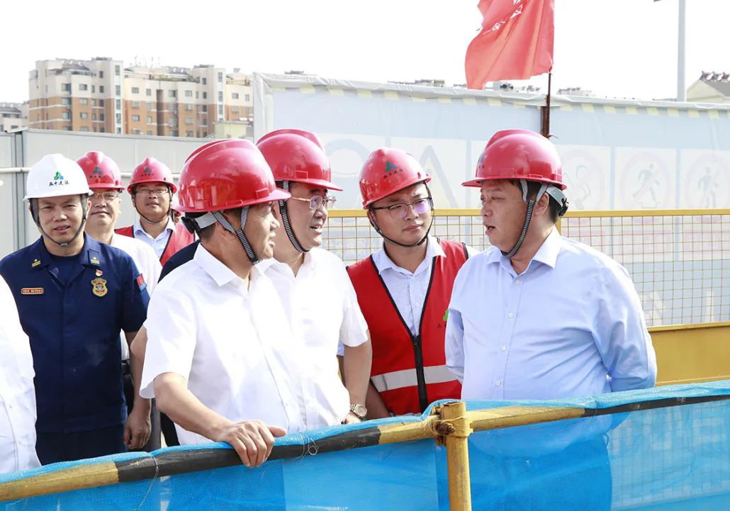 海安市委書記于立忠率隊檢查公司海安郵政物聯大廈安全生產工作