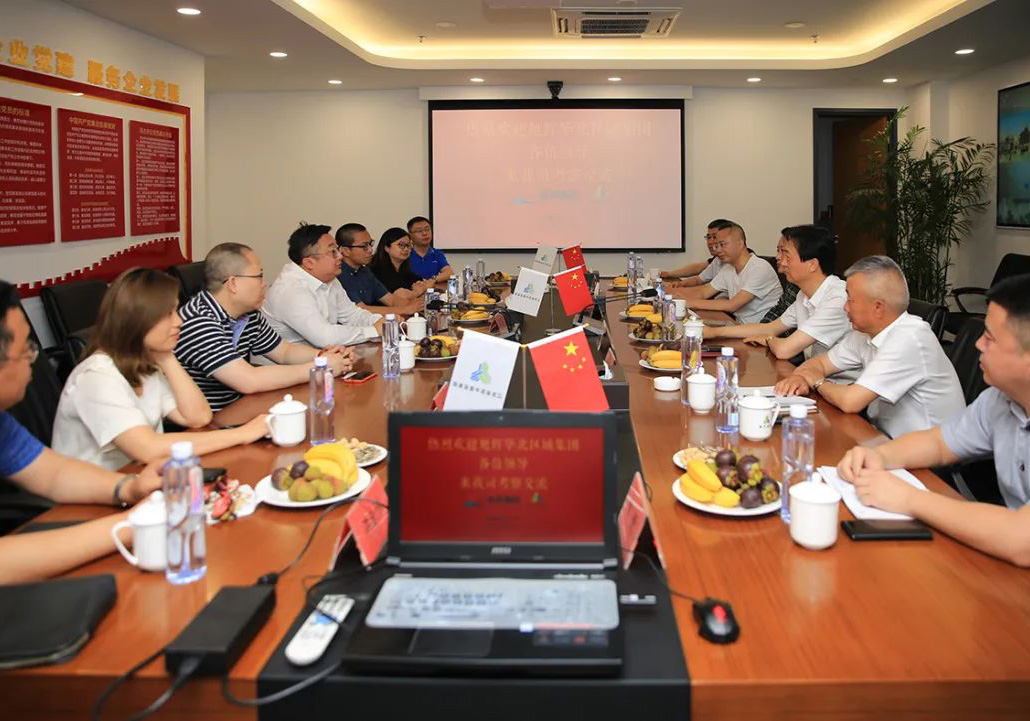 公司總裁陳永明帶隊與華潤置地、旭輝集團、金地集團等戰略大客戶開展高層交流