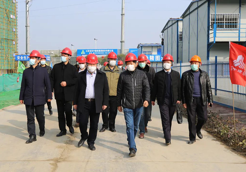 公司董事長笪鴻鵠帶班檢查在海重點(diǎn)項(xiàng)目